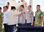 Presiden Prabowo Anugerahkan Tanda Kehormatan kepada Polri atas Dukungan Ketahanan Pangan Nasional